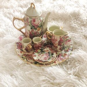 Mini tea set - flowered tea set - vintage tea set